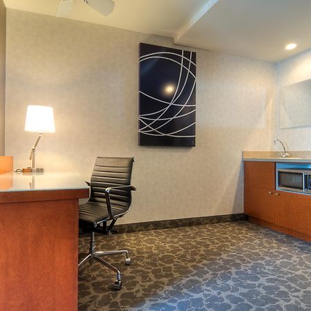 Springhill Suites By Marriott Old Montreal Room photo